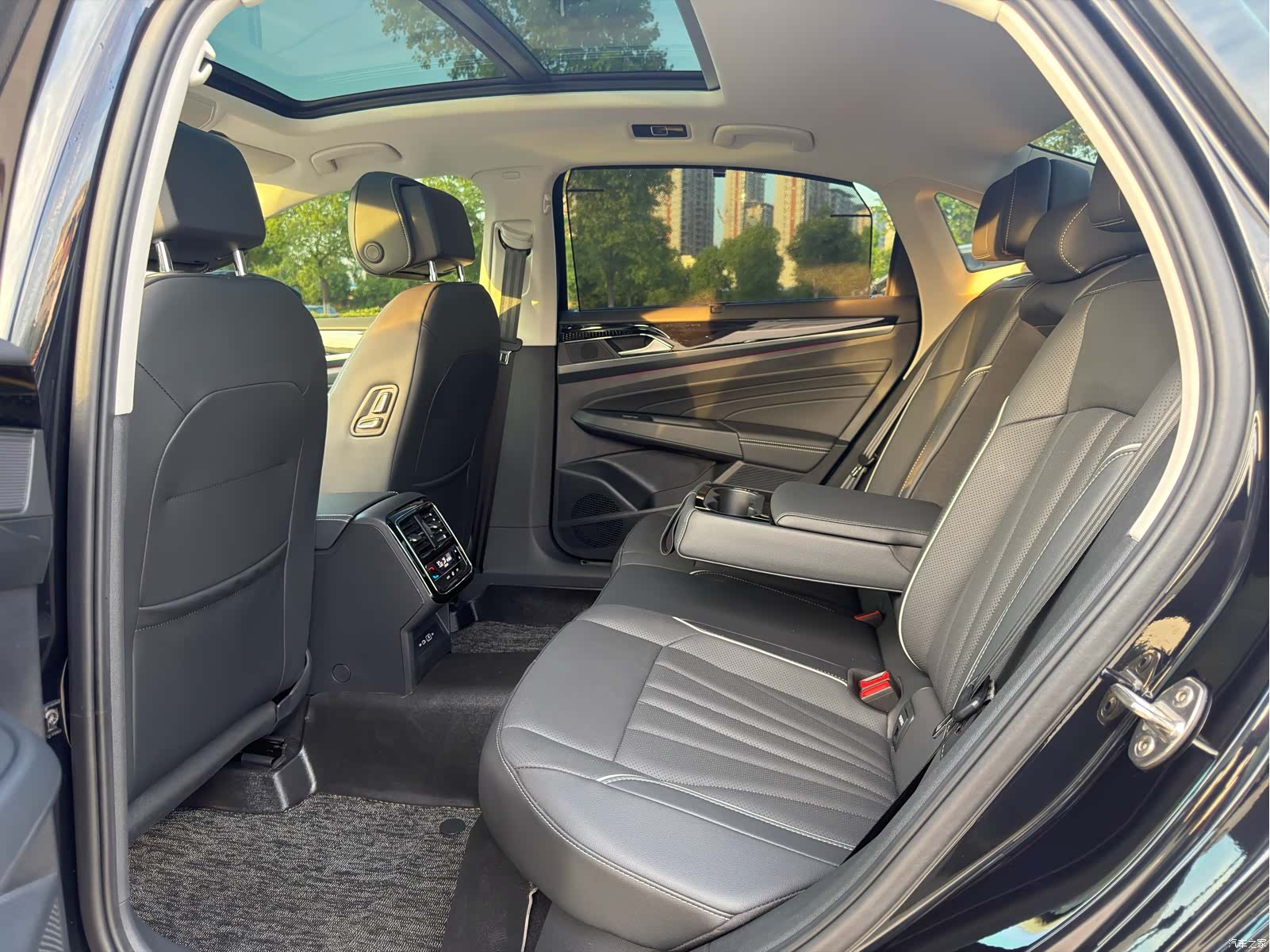 Volkswagen Passat, 2024 9