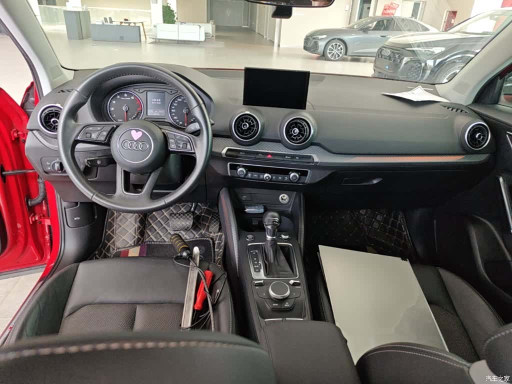 Audi Q2L, 2021 10