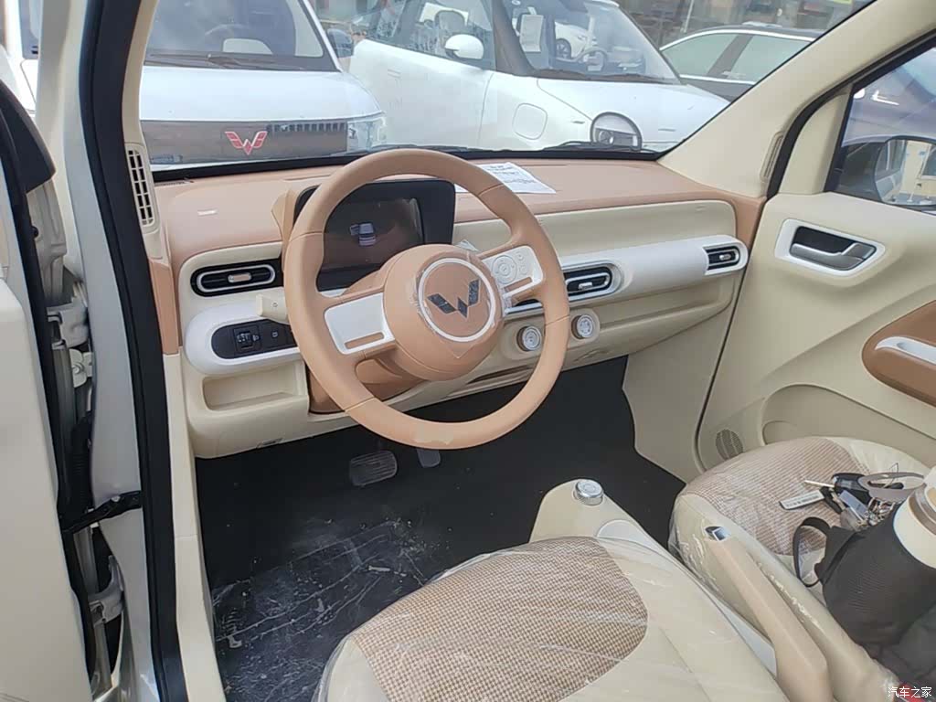 Wuling MINIEV, 2026 10