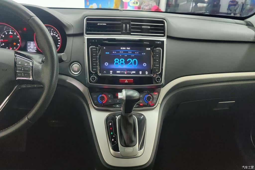 Haval M6, 2017 13