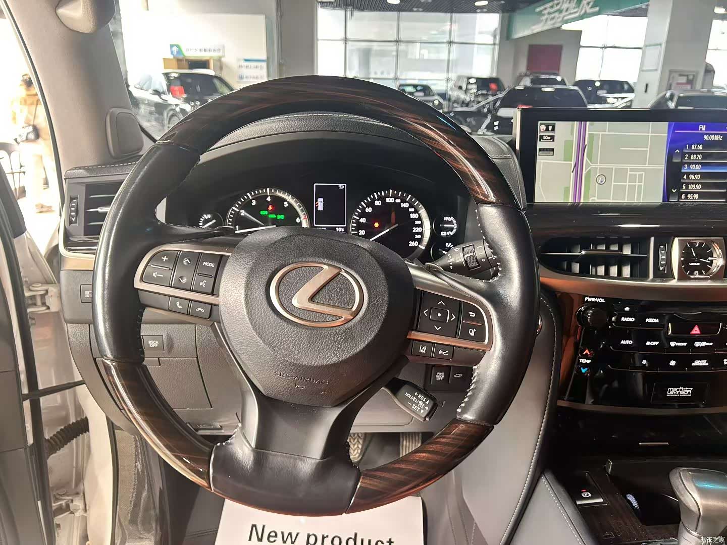 Lexus LX, 2018 3
