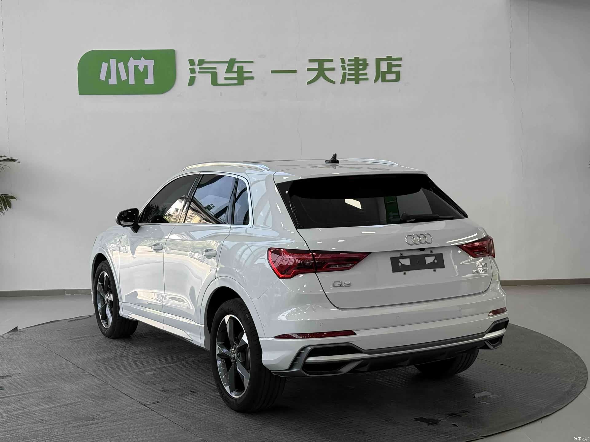 Audi Q3, 2023 4