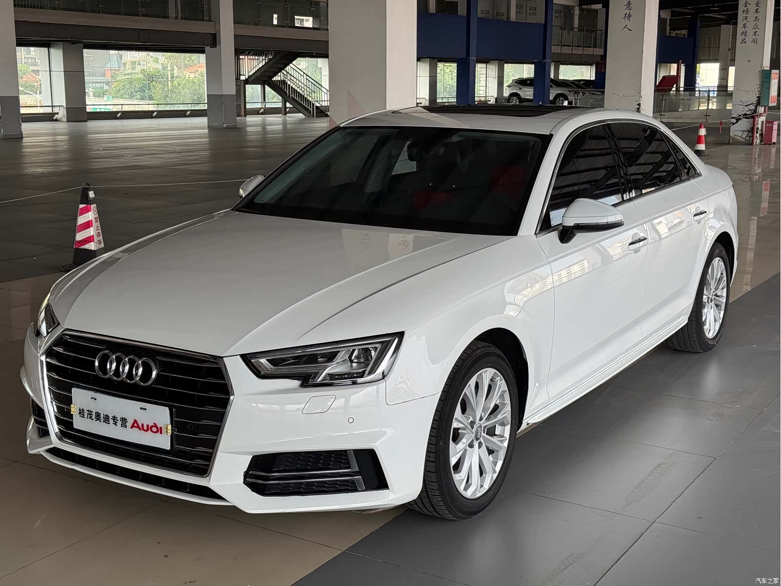 Audi A4L, 2019 1