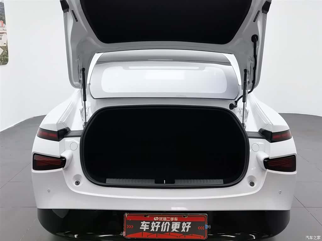 Xpeng P7, 2021 16