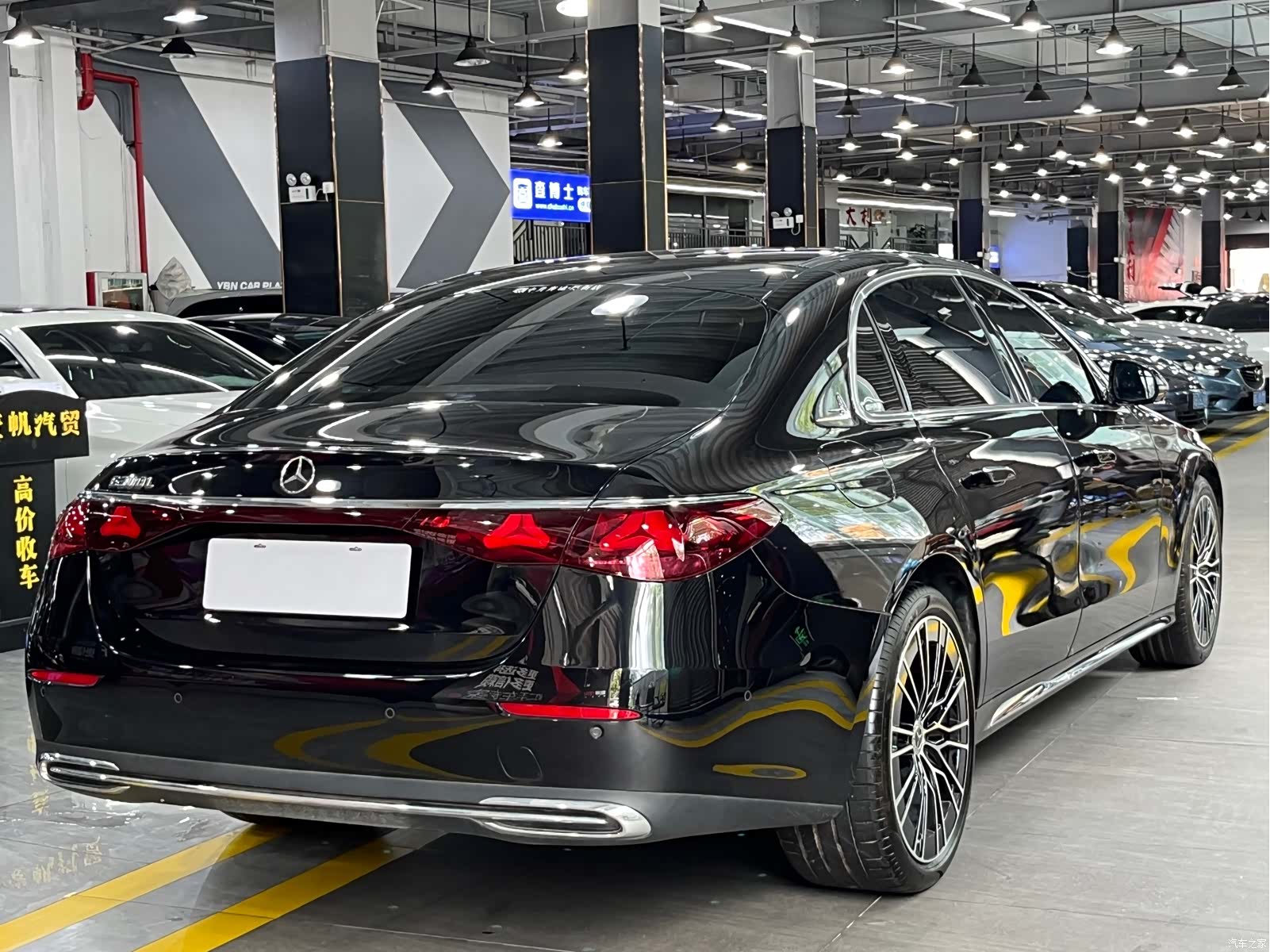 Mercedes-Benz E-Class, 2024 6