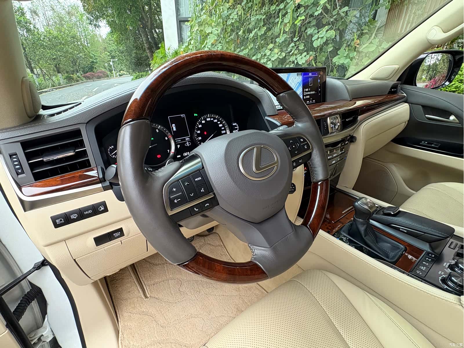 Lexus LX, 2016 16
