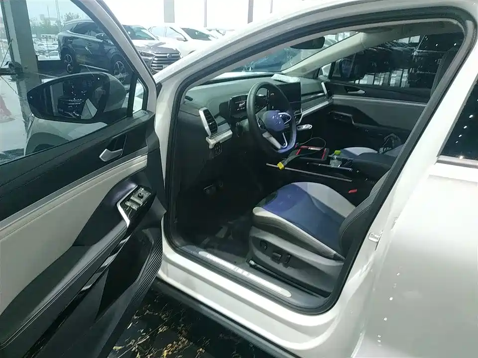 Volkswagen ID.6 CROZZ