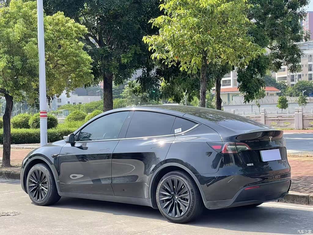 Tesla Model Y, 2023 3