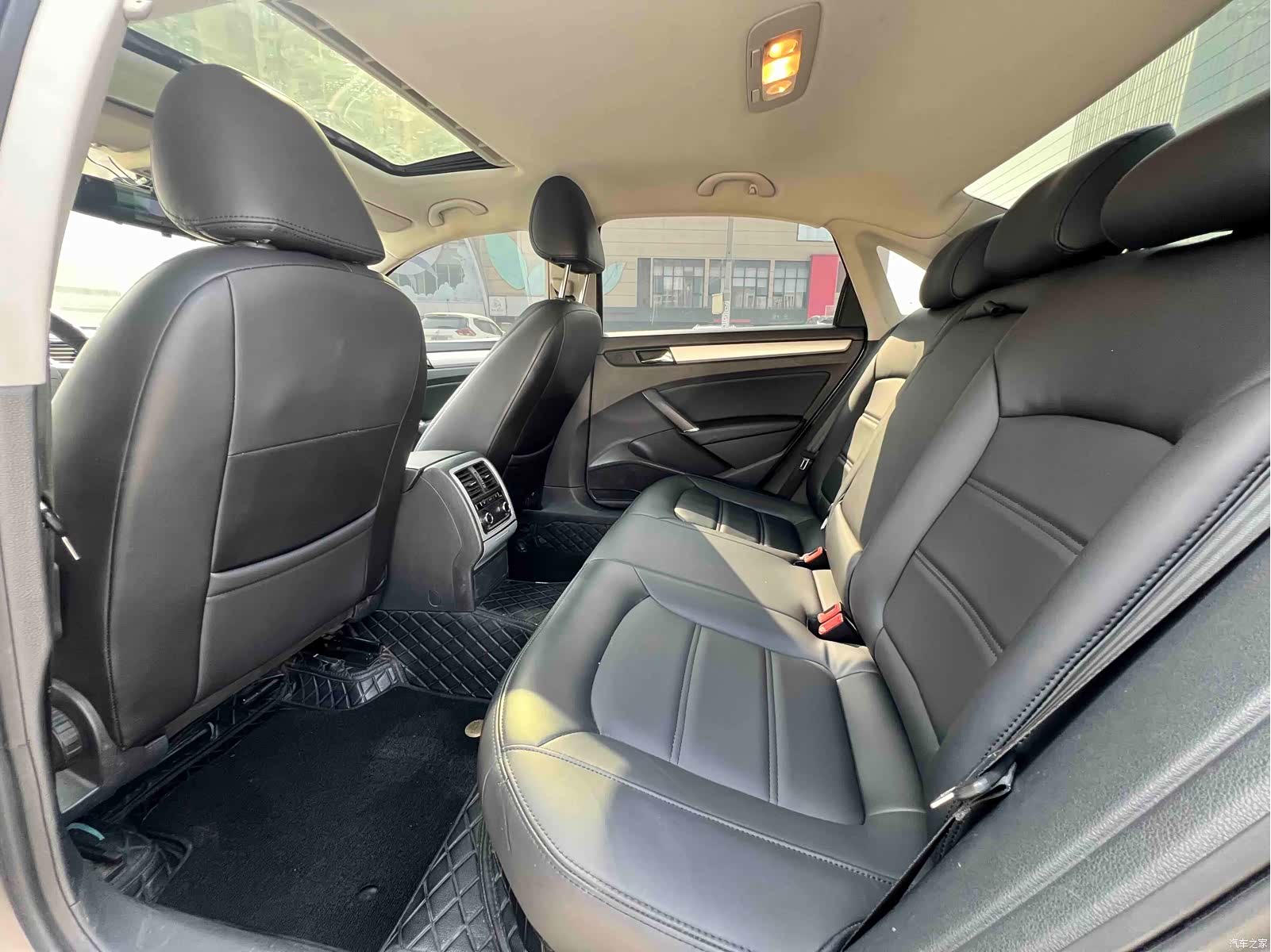 Volkswagen Passat, 2011 6