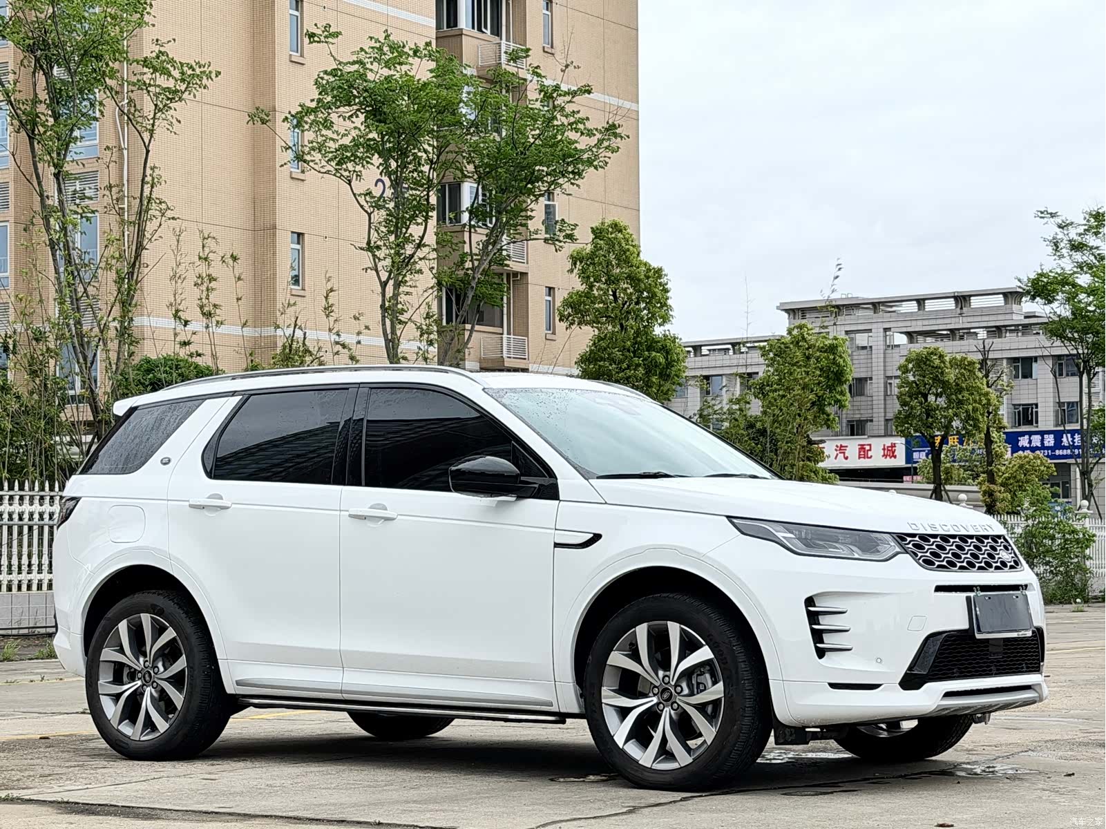 Land Rover Discovery, 2025 3