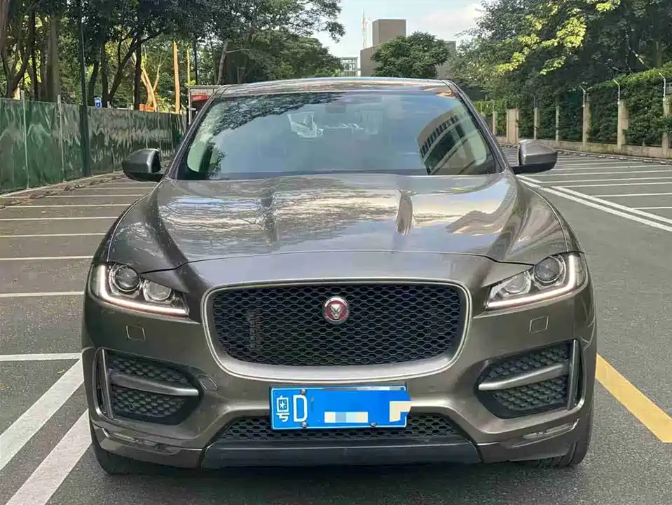 Jaguar F-PACE