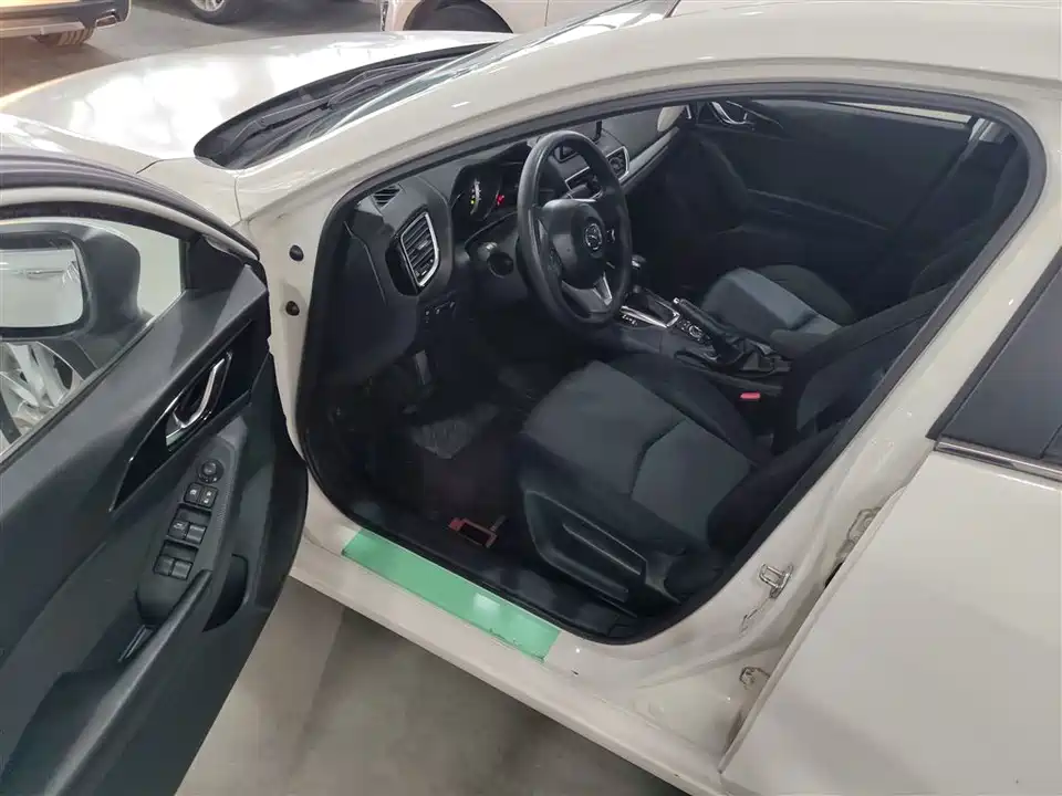 Mazda 3 Angkesaila