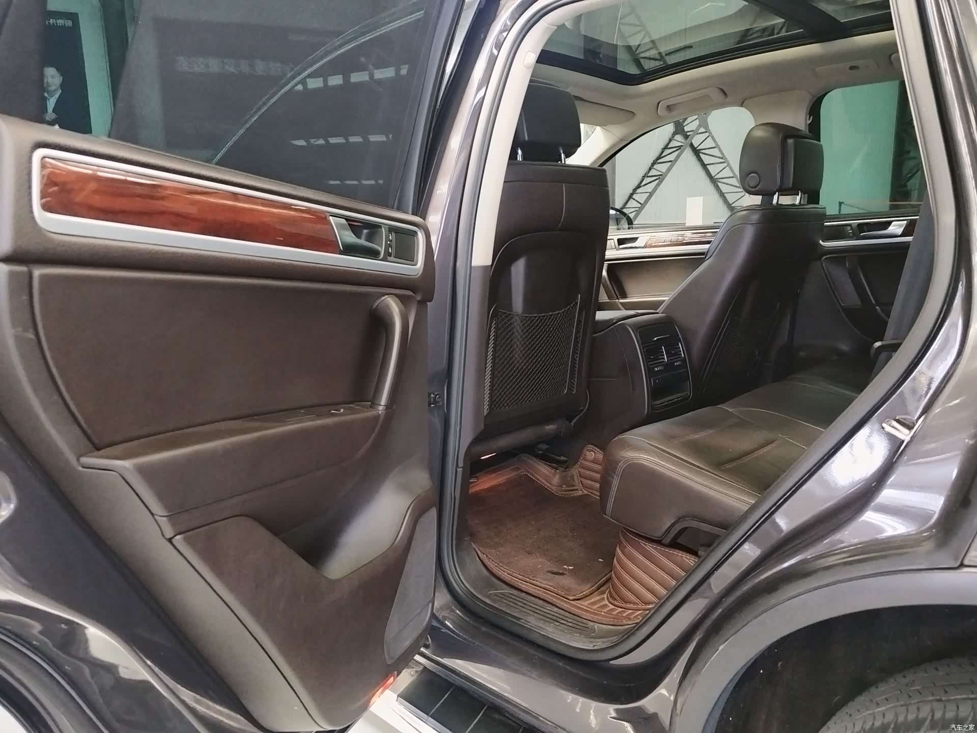 Volkswagen Touareg, 2011 11