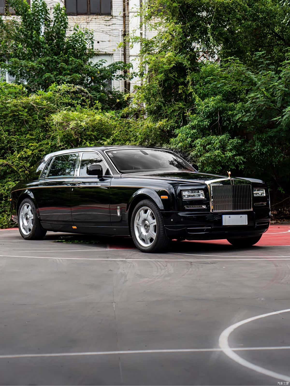 Rolls-Royce Phantom, 2016 3