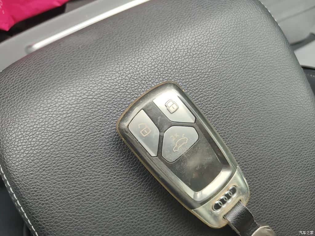 Audi Q5L, 2026 9