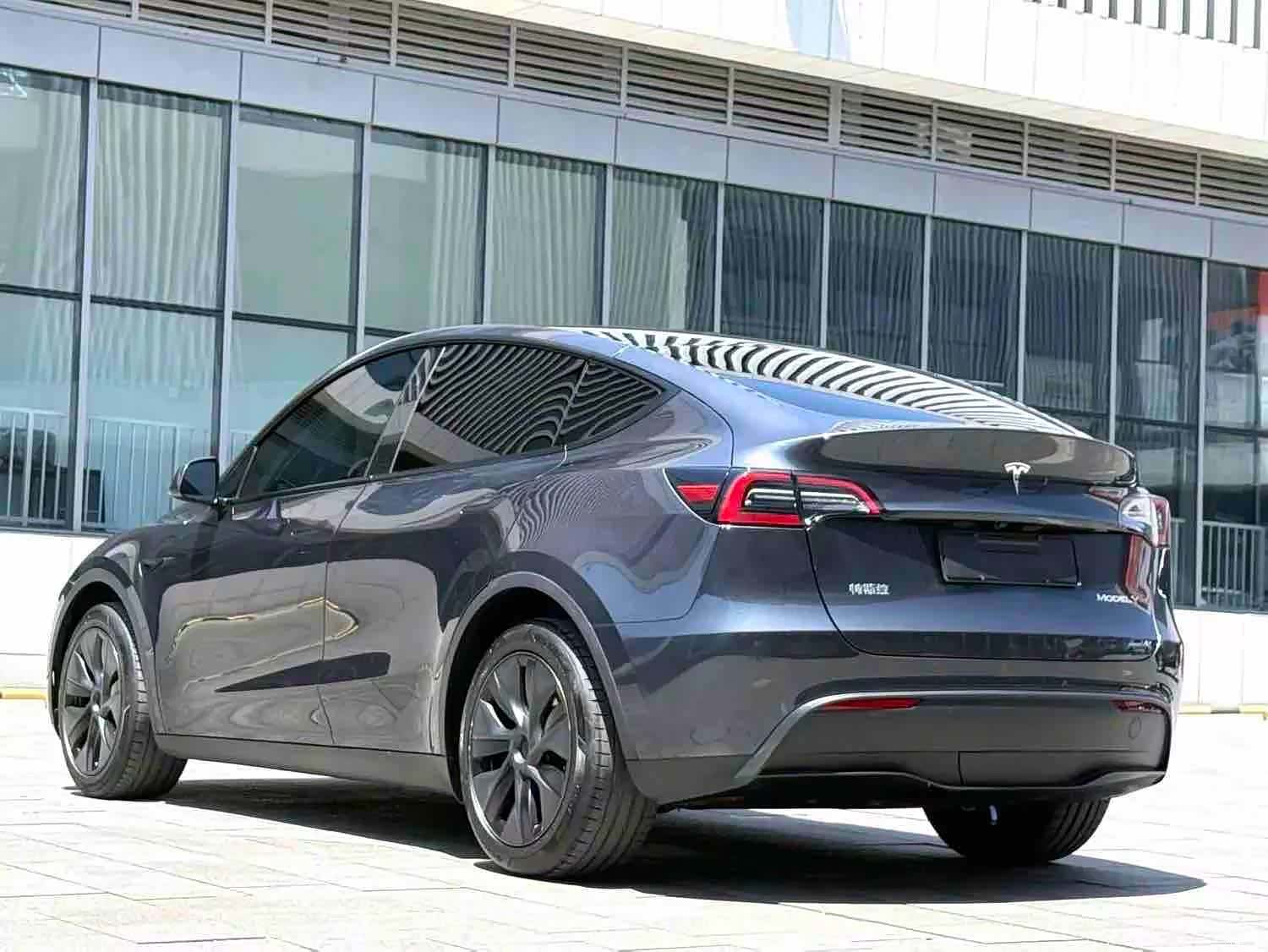 Tesla Model Y, 2024 9