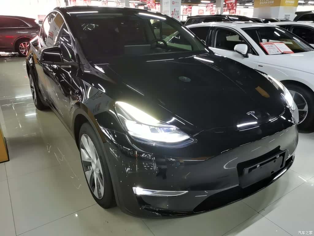 Tesla Model Y, 2021 4
