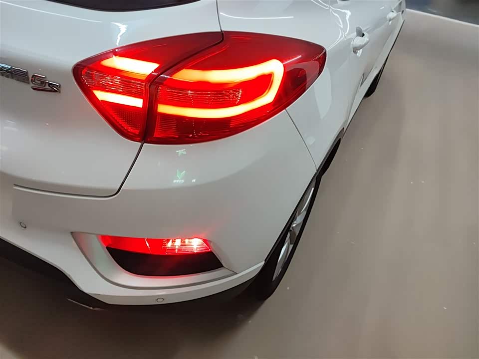 Geely Emgrand GS