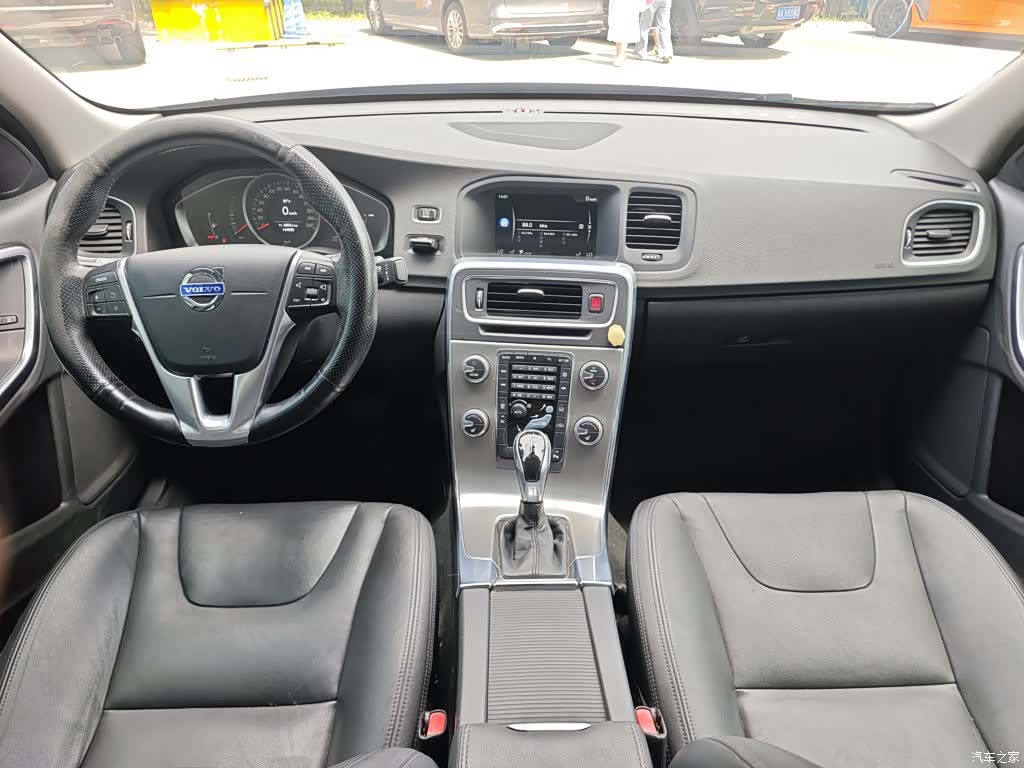 Volvo S60, 2015 все фото