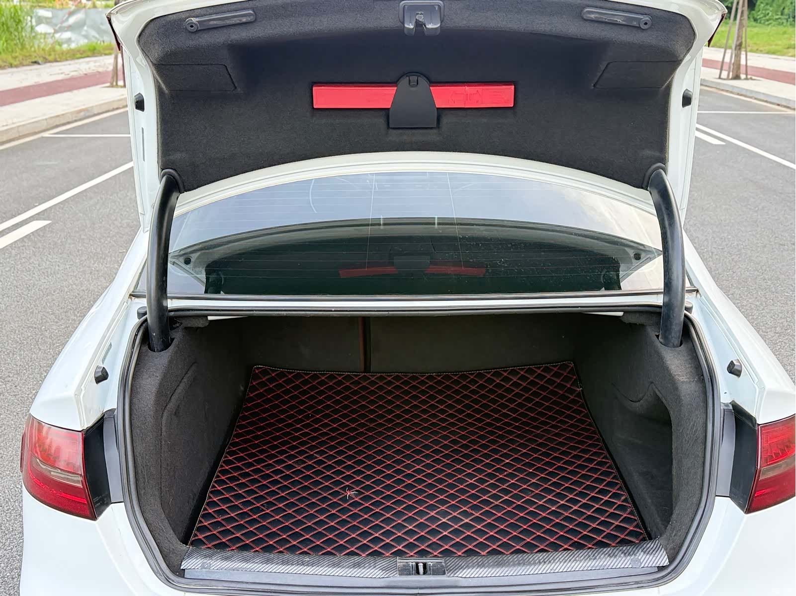 Audi A4L, 2015 11