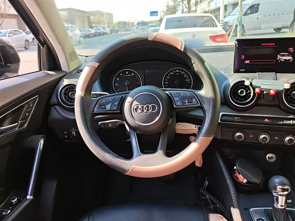 Audi Q2L