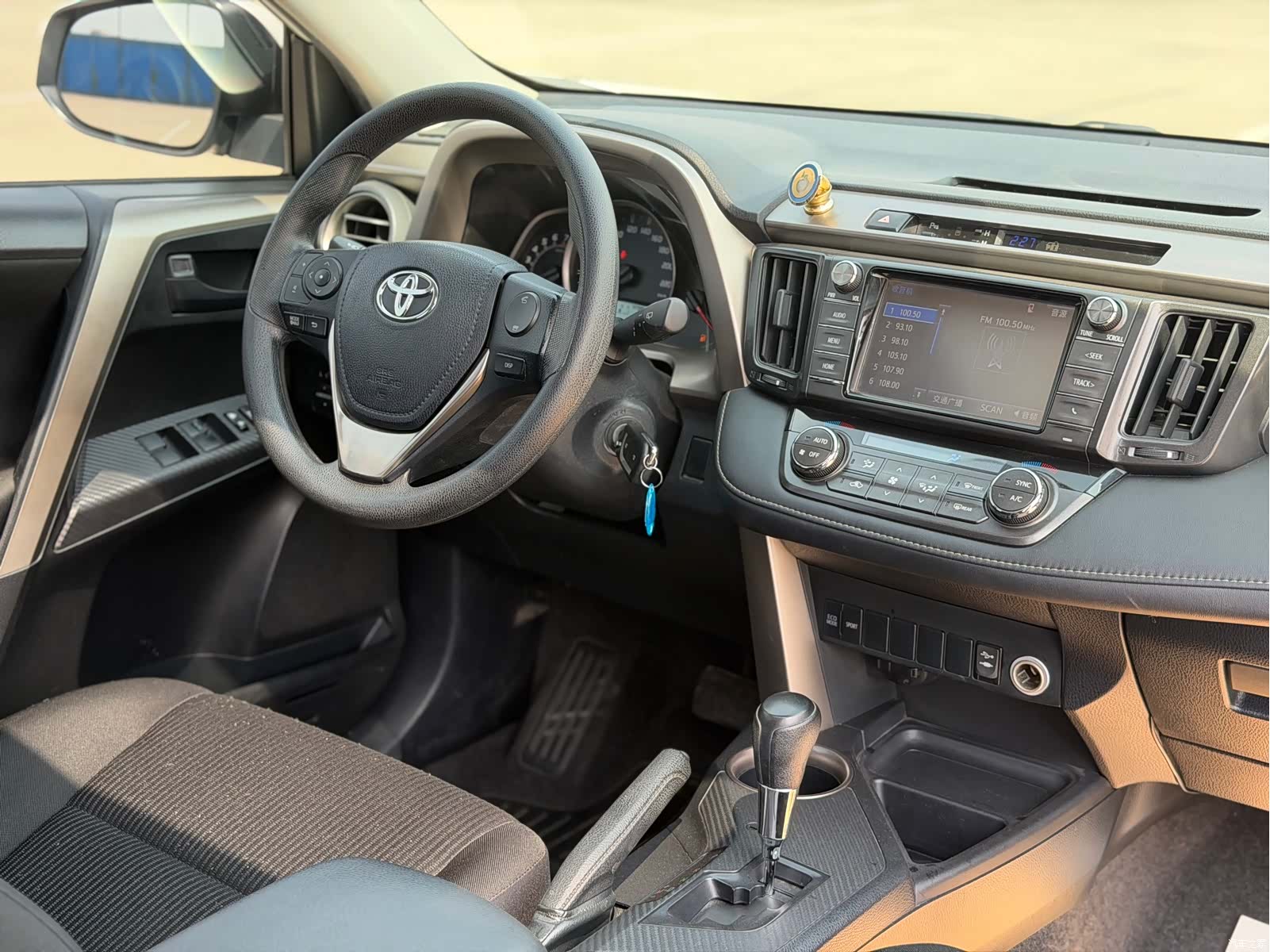 Toyota RAV4, 2016 14