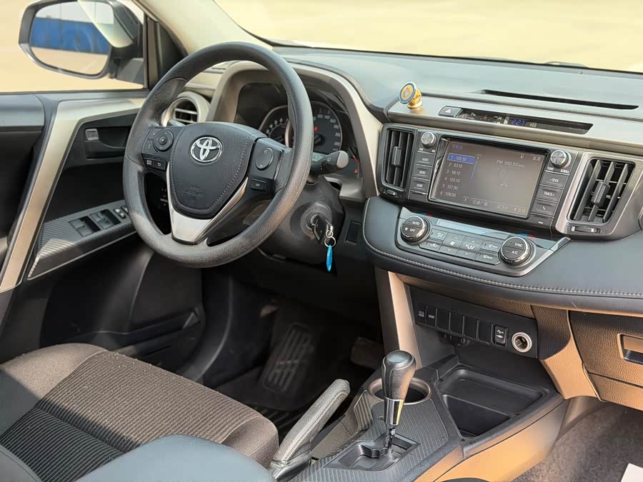 Toyota RAV4 2016, фото 14