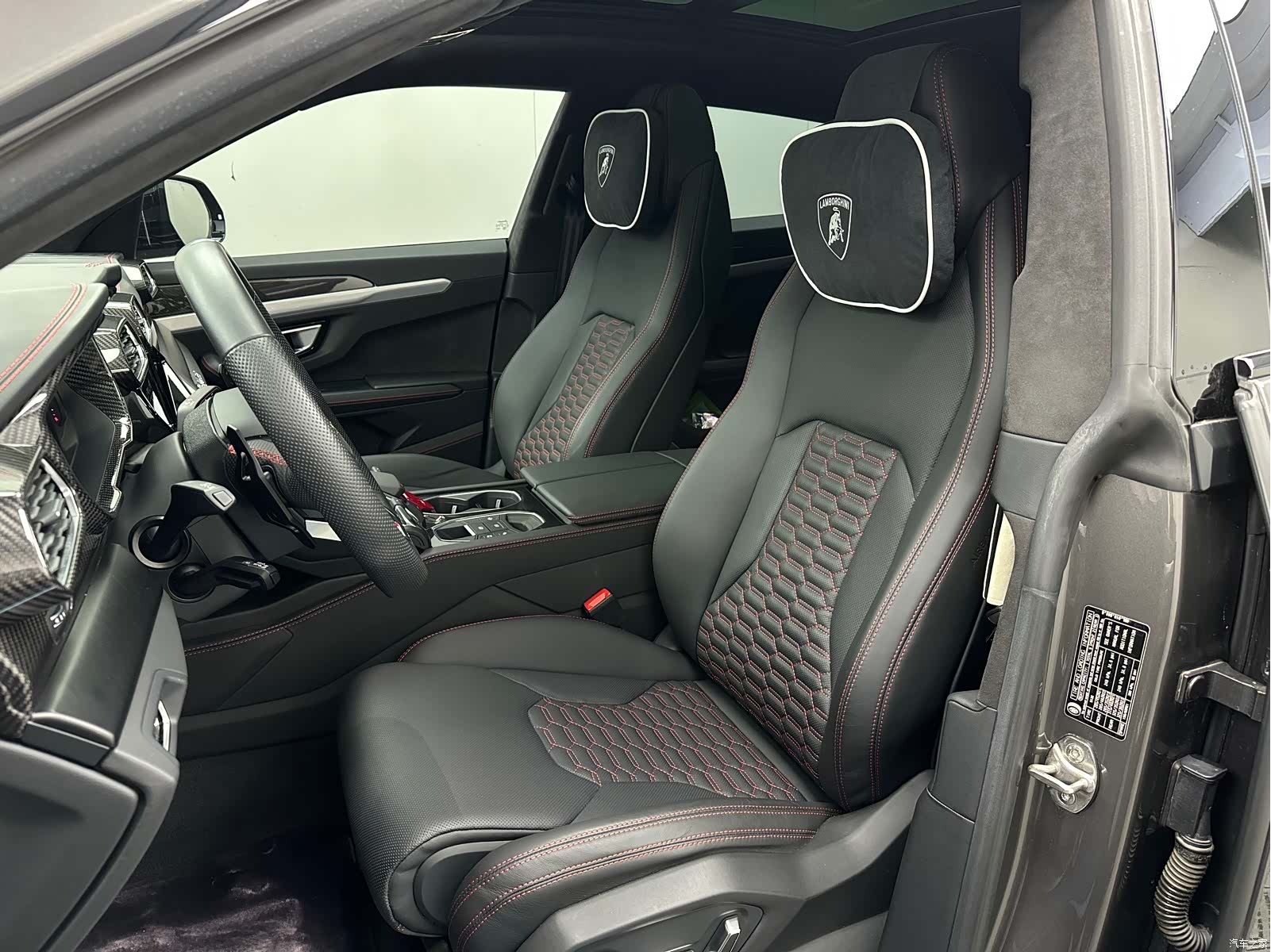Lamborghini Urus, 2022 10