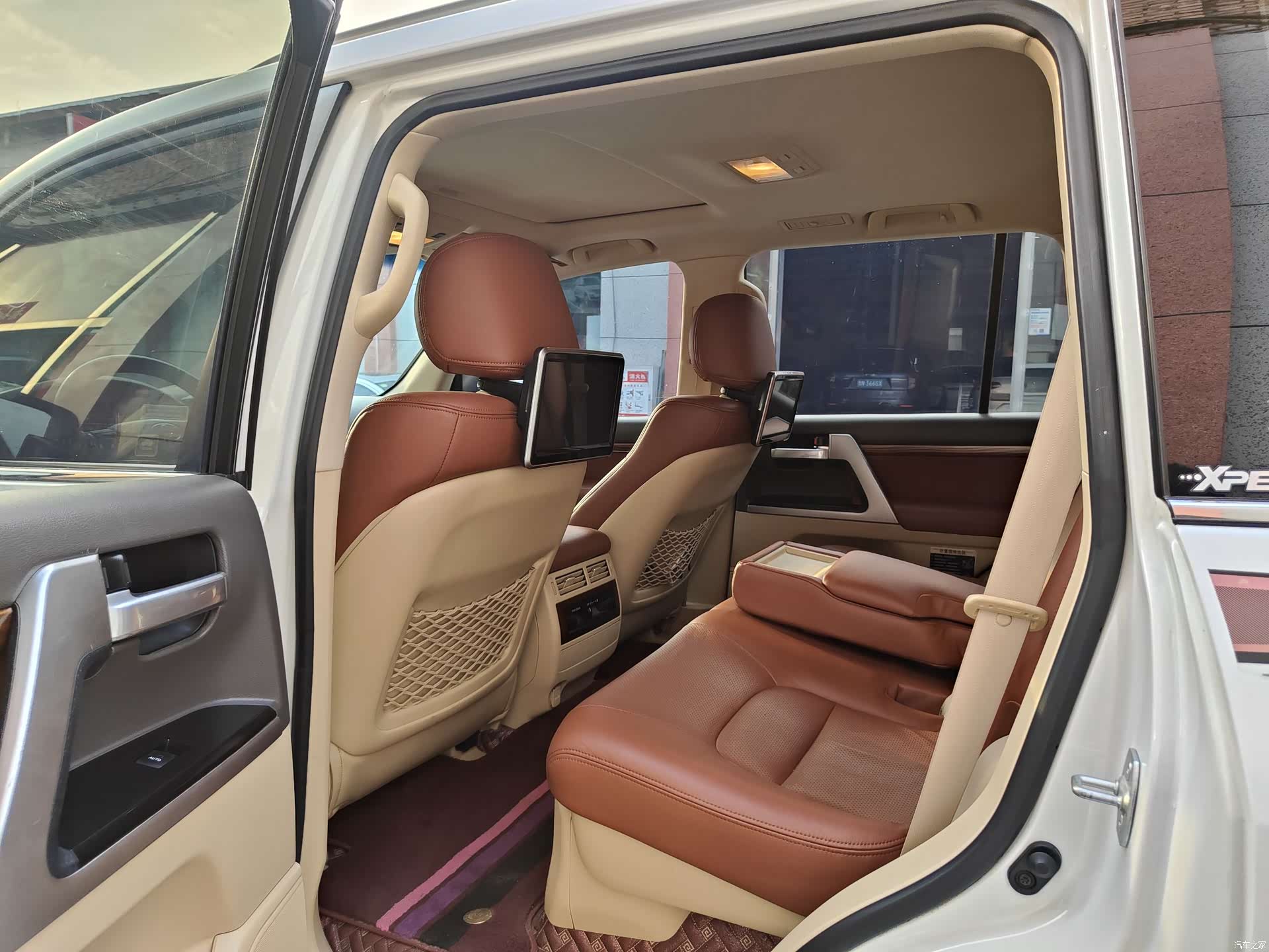 Toyota Land Cruiser, 2017 8