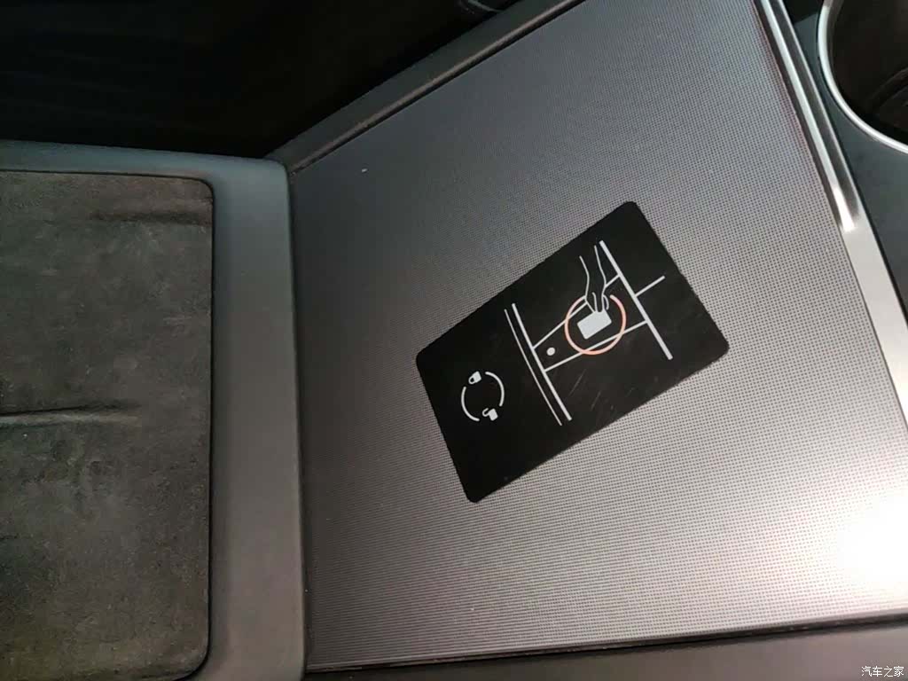 Tesla Model 3, 2025 9