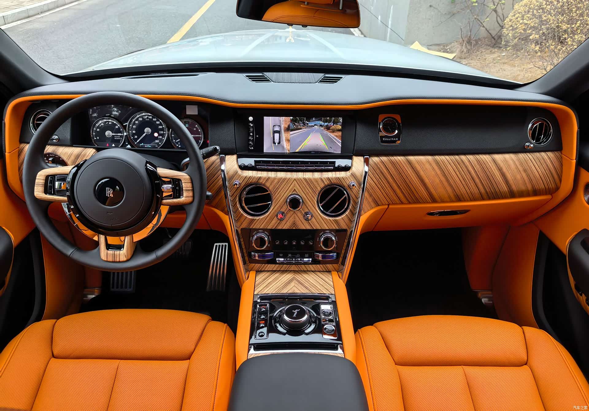 Rolls-Royce Cullinan, 2023 6