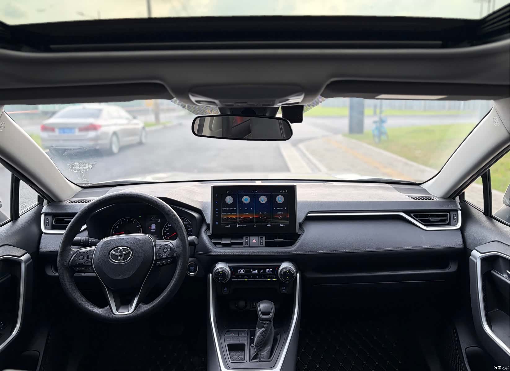 Toyota Wildlander, 2021 11