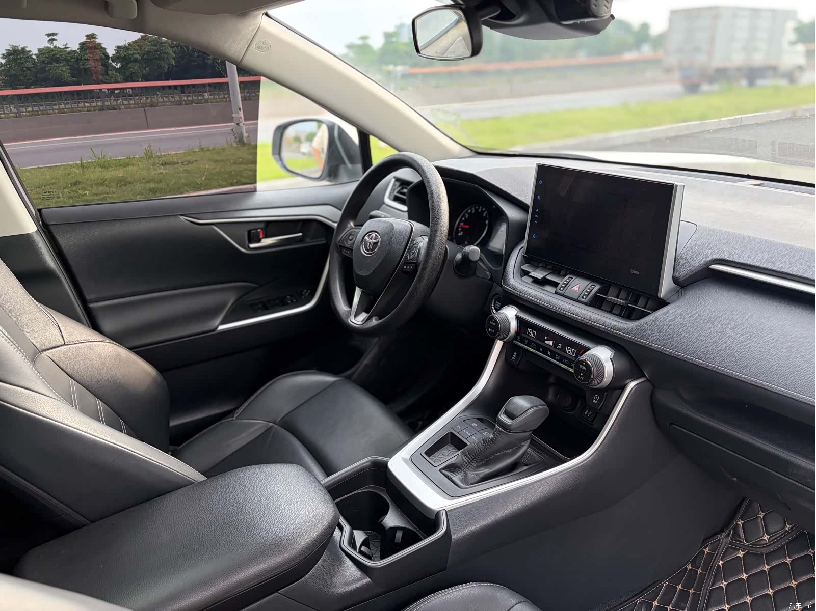 Toyota Wildlander, 2021 14