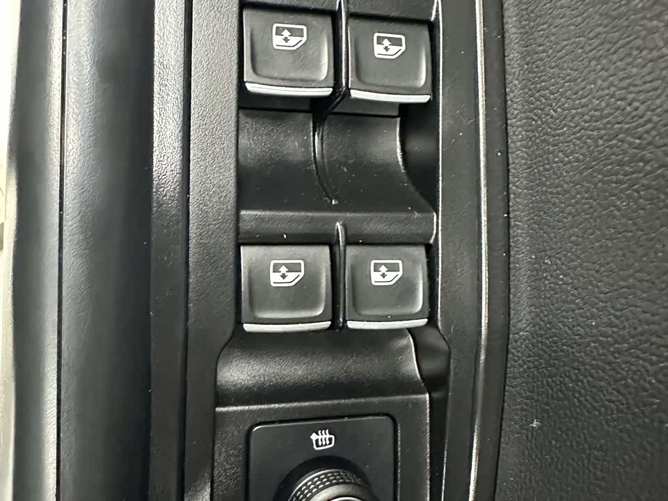 Volkswagen T-ROC exploring Songs