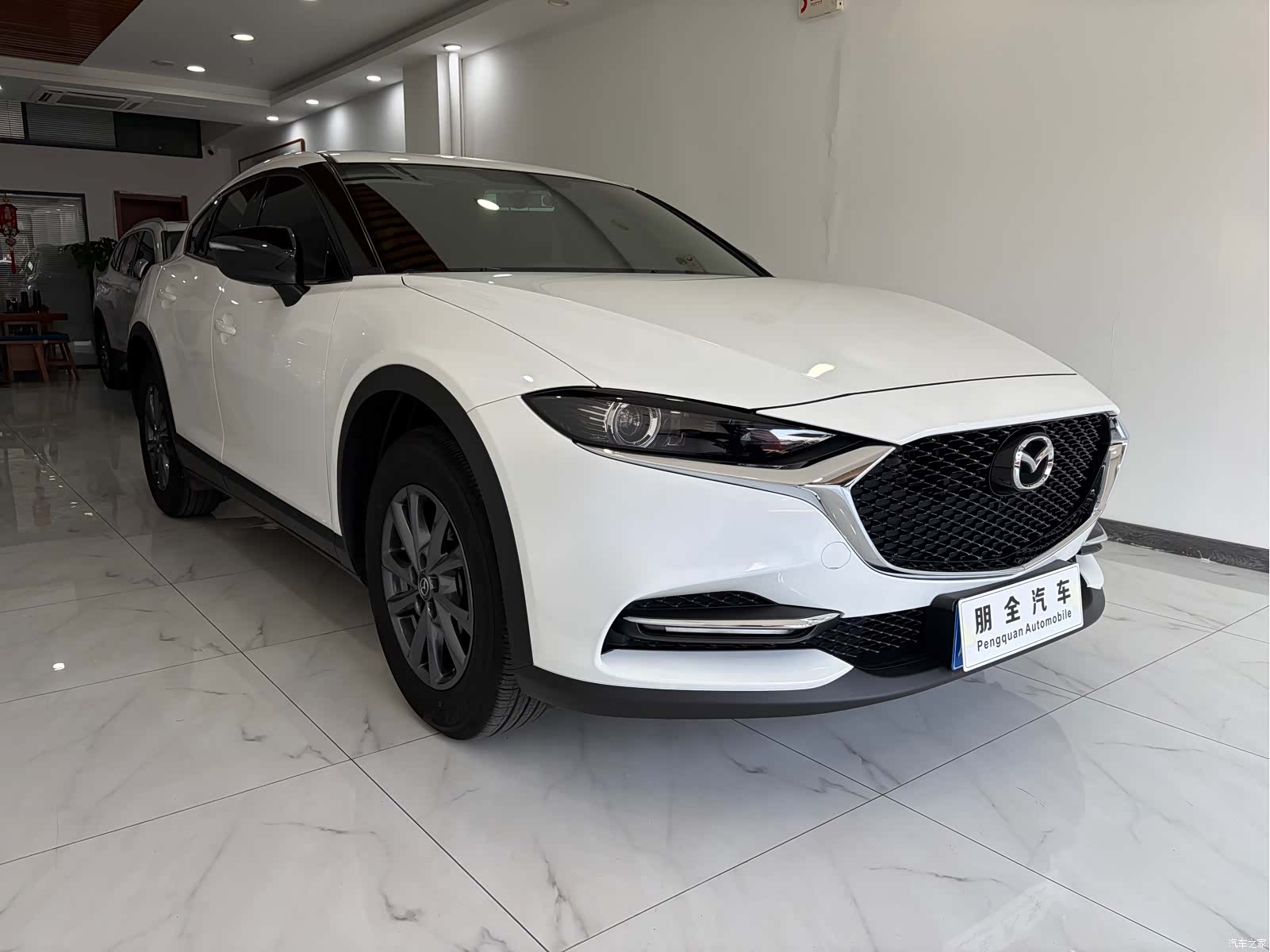 Mazda CX-4, 2023 3