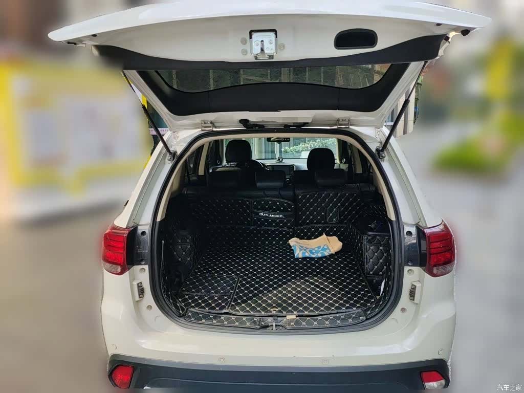 Mitsubishi Outlander, 2018 10