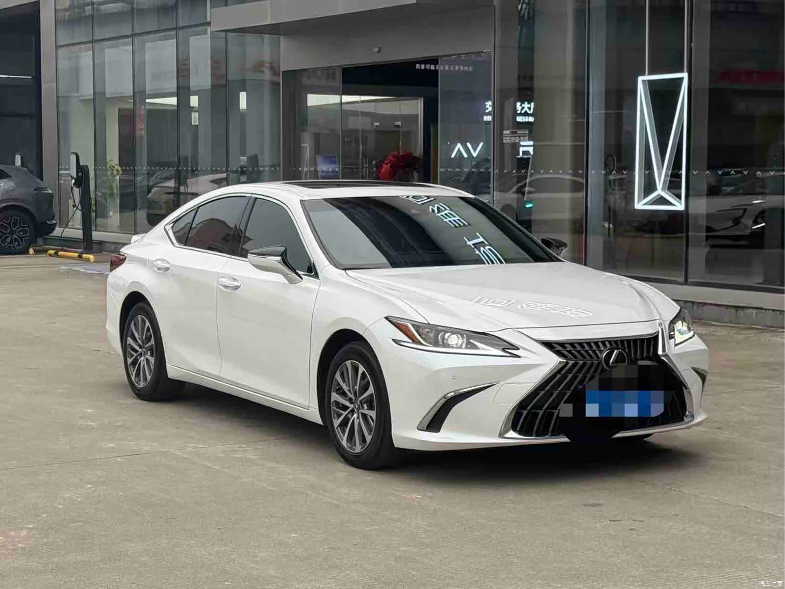 Lexus ES, 2024 1