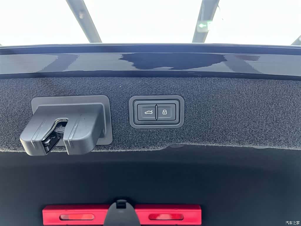 Audi A8L, 2022 14