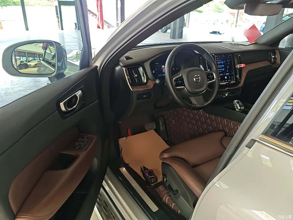 Volvo XC60, 2023 16