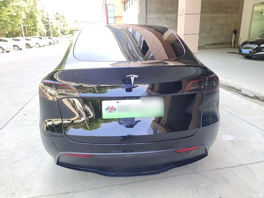 Tesla Model Y, 2023 6