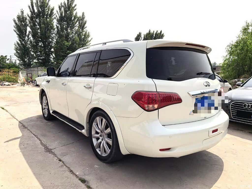 Infiniti QX56, 2012 3
