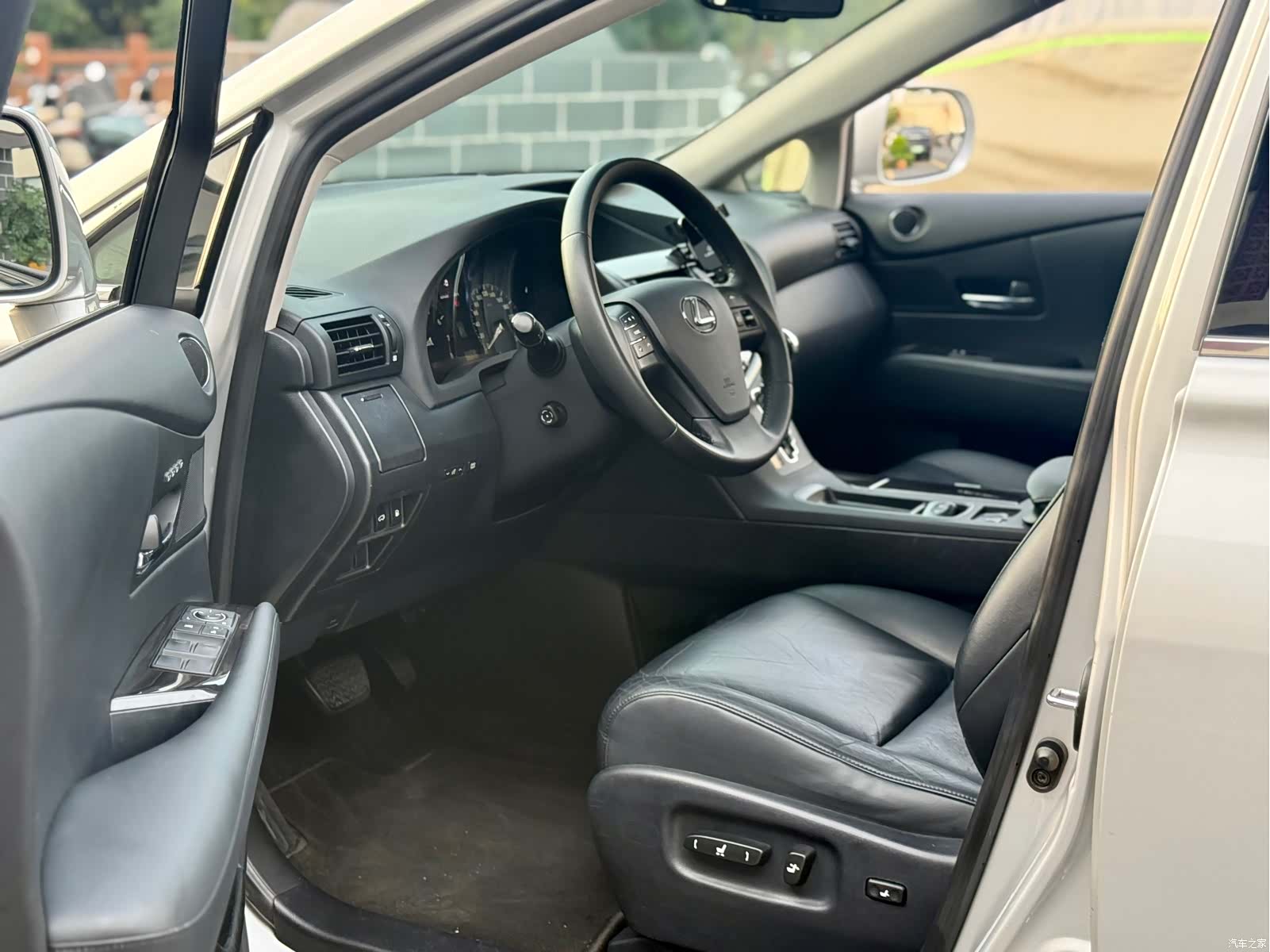 Lexus RX, 2011 9