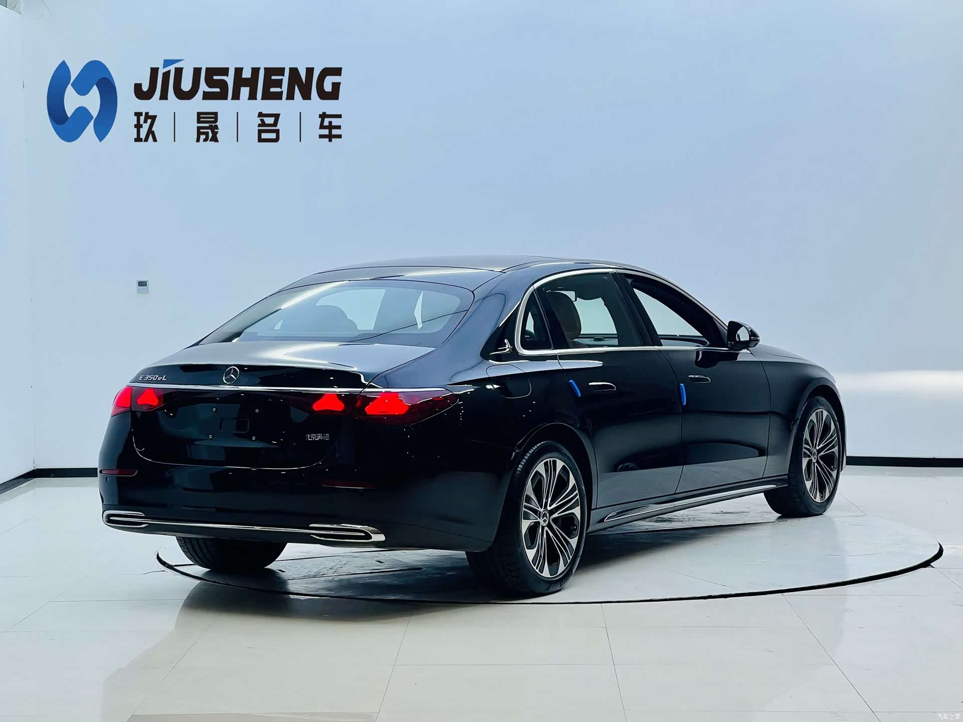 Mercedes-Benz E-Class, 2025 4