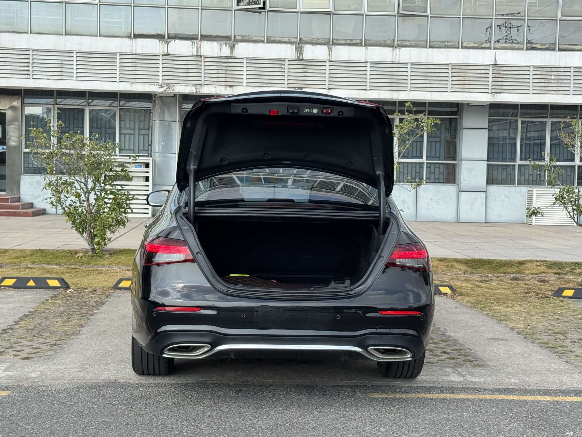 Mercedes-Benz E-Class, 2022 21