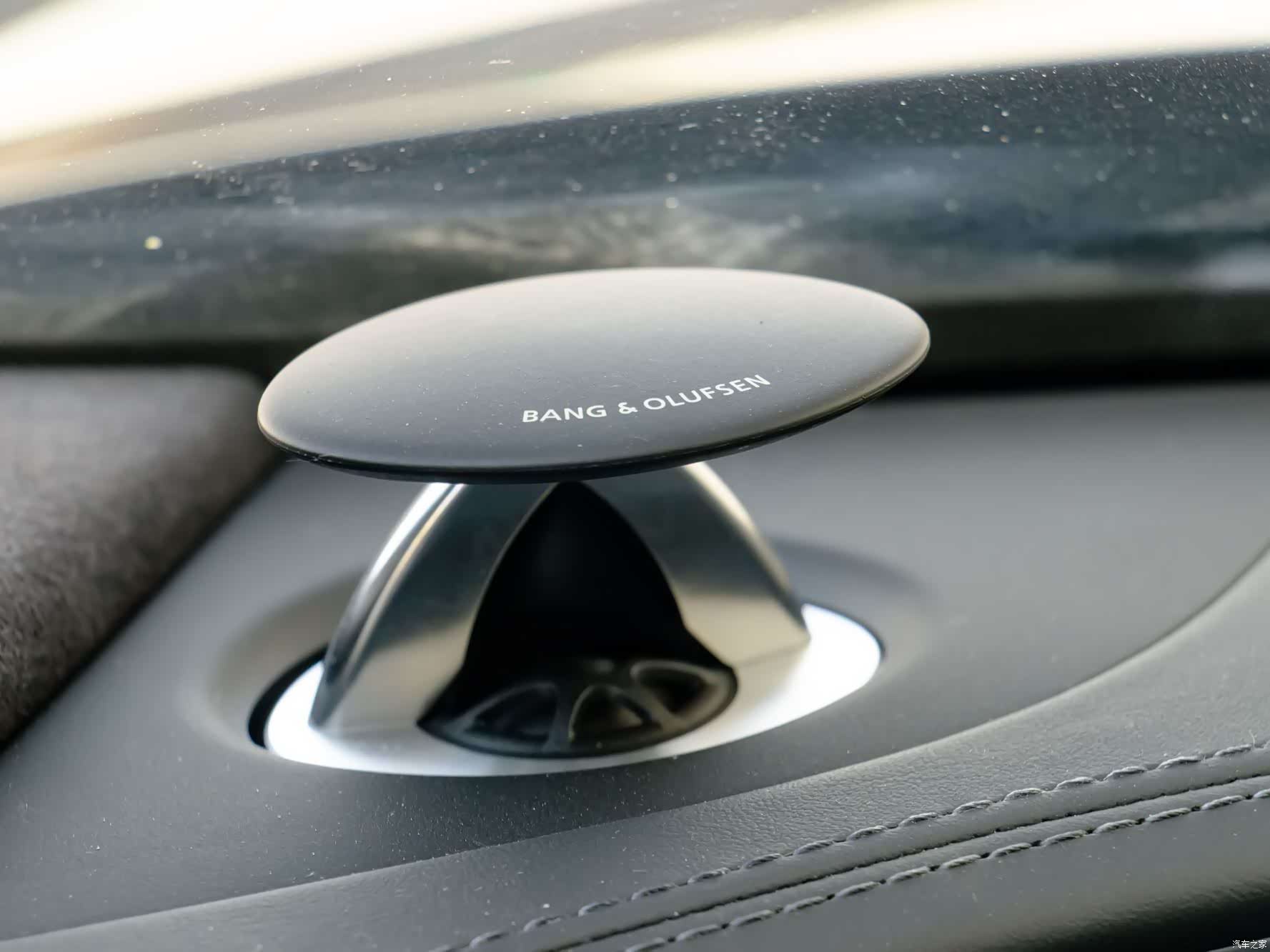 Audi A8L, 2012 3