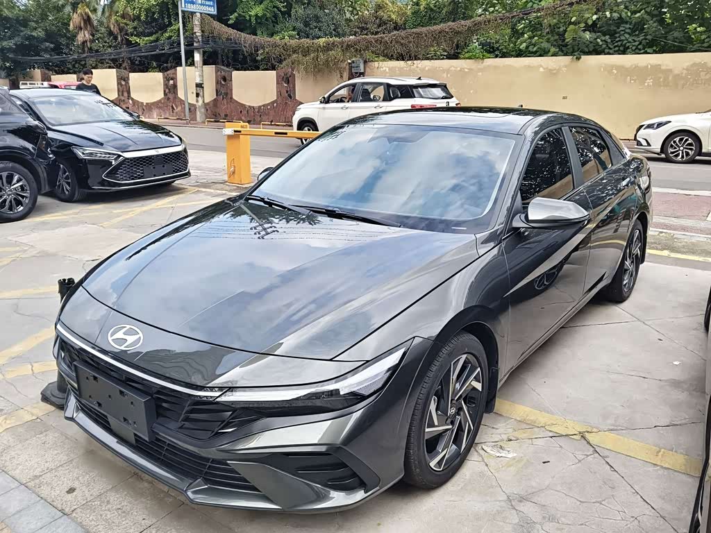 Hyundai Elantra