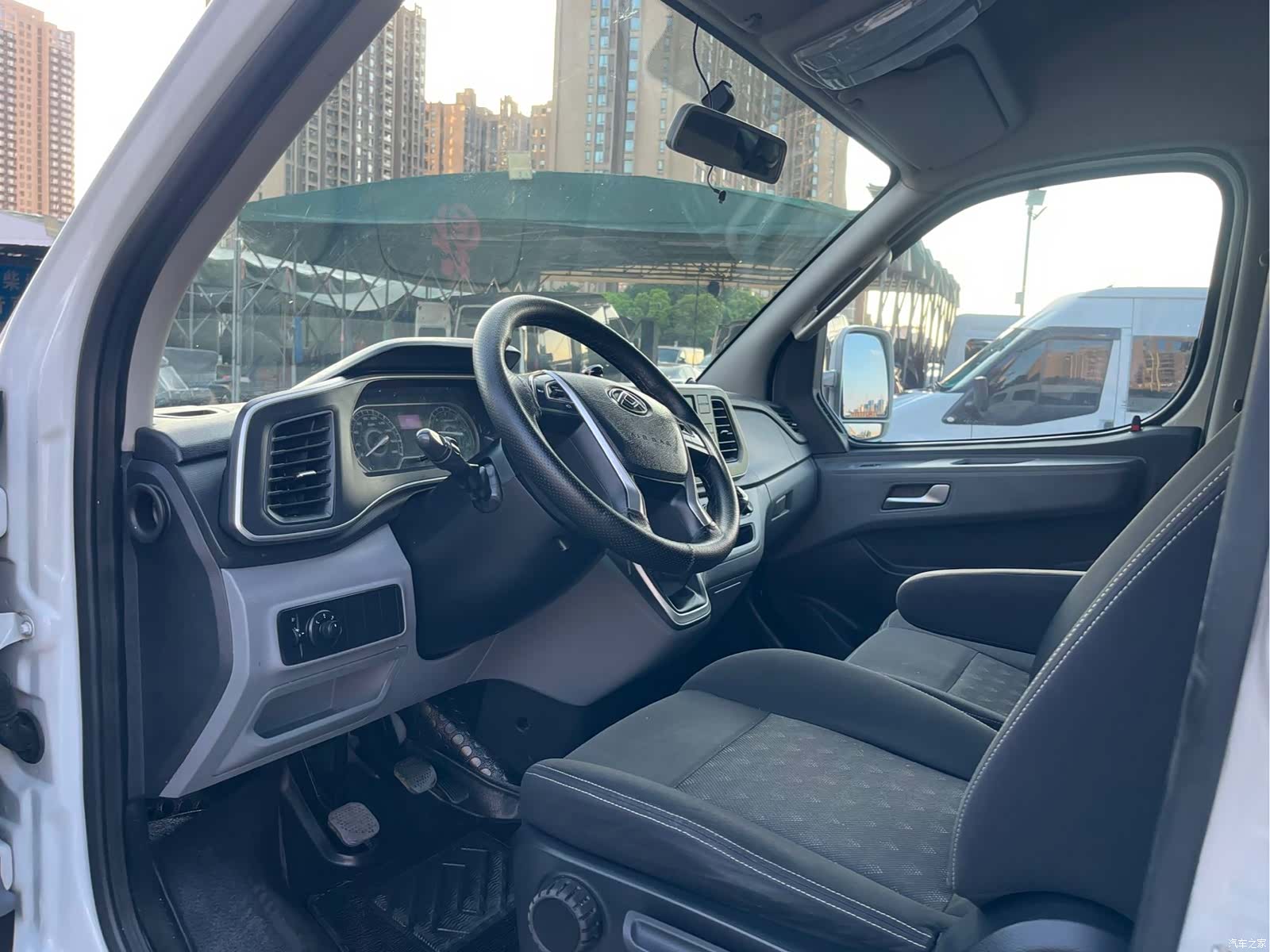 Maxus V80, 2023 8