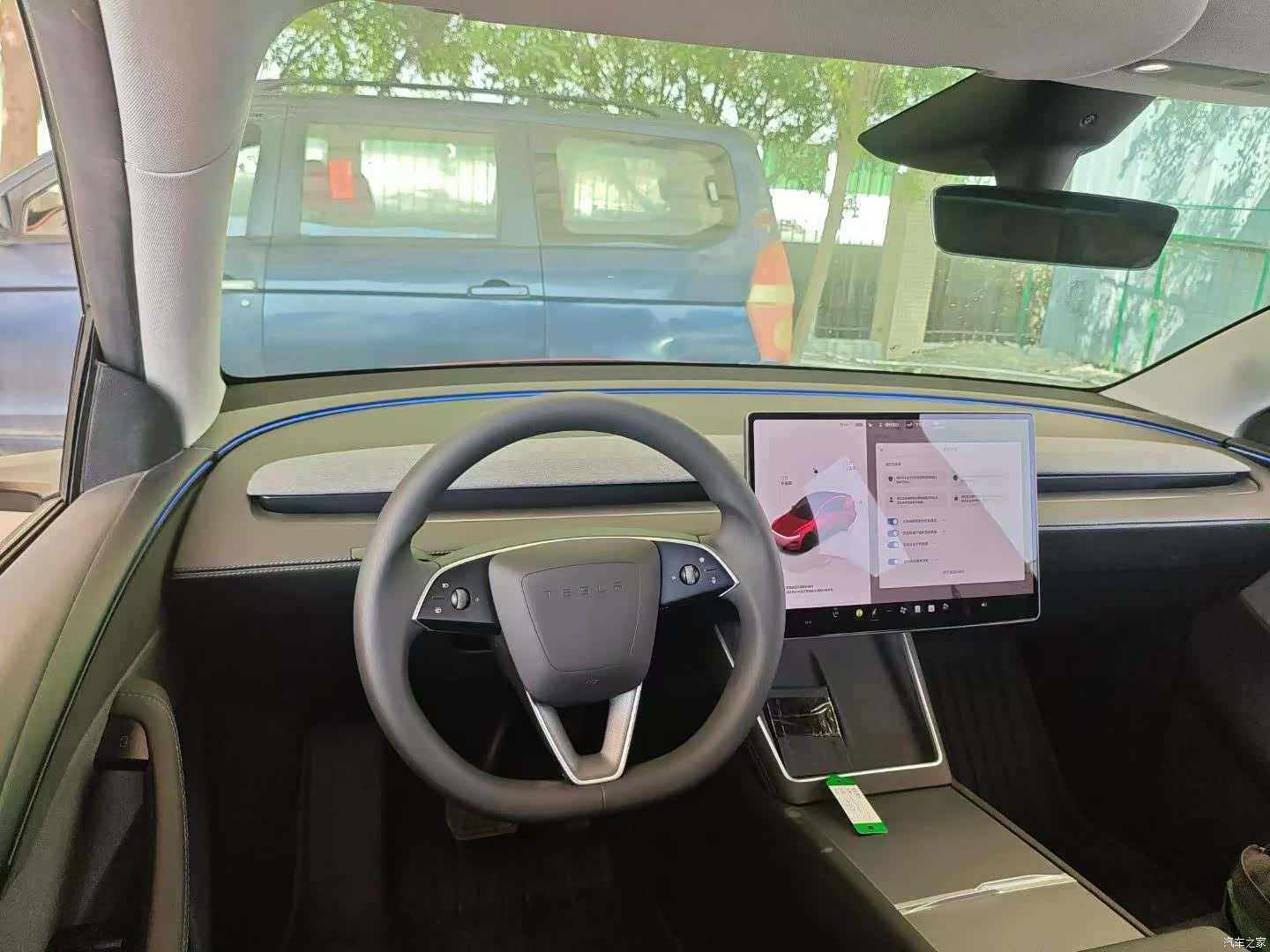 Tesla Model Y, 2025 6