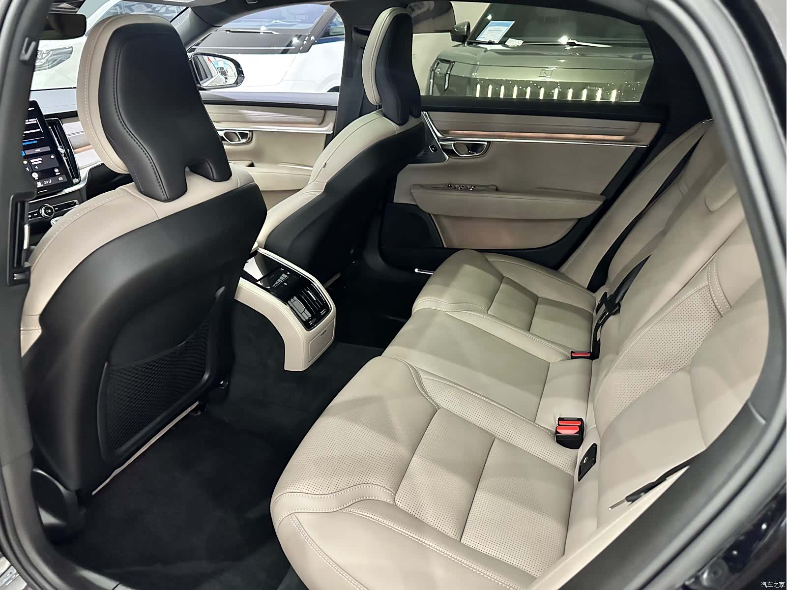 Volvo S90, 2025 11