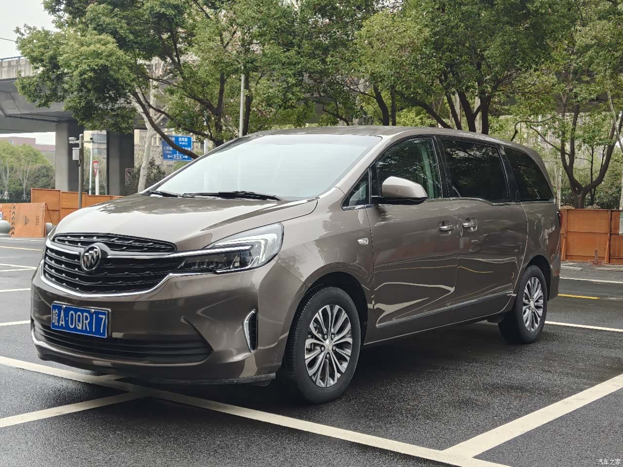 Buick GL8, 2021 1